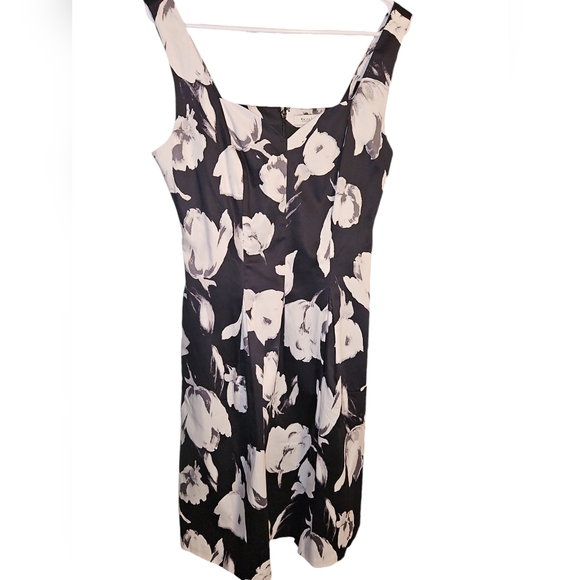 White House Black Market Black Tulip Dress EUC - Picture 4 of 6